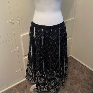 Lovely skirt like new all beading intact EUC 
Linnen and viscose